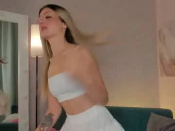 bunnyblondy – webcam model profile photo Image 2