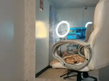 PumaShyXD – webcam model profile photo Image 5