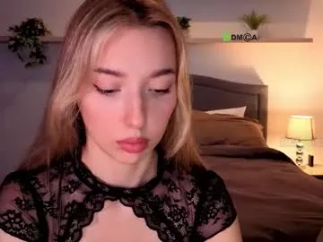 Runarunapi – webcam model profile photo Image 3