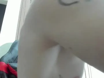 YU-KI00 – webcam model profile photo Image 10