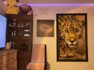 PumaShyXD – webcam model profile photo Image 5