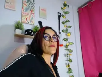 Runarunapi – webcam model profile photo Image 3