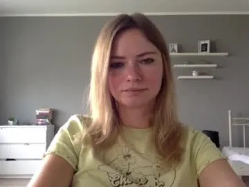 AdritVance – webcam model profile photo Image 11