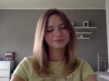 AdritVance – webcam model profile photo Image 12