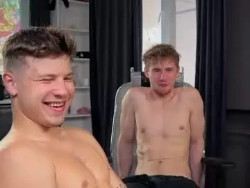 R0422 – webcam model profile photo Image 7