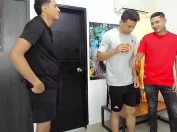 YU-KI00 – webcam model profile photo Image 10