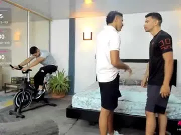 YU-KI00 – webcam model profile photo Image 15