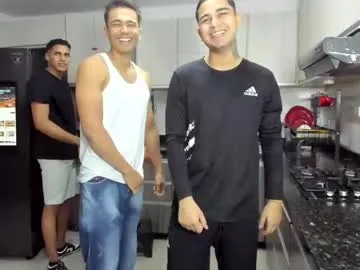 YU-KI00 – webcam model profile photo Image 16