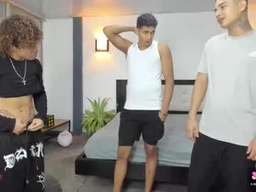 YU-KI00 – webcam model profile photo Image 19