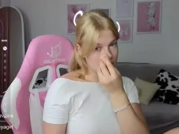 indialatin – webcam model profile photo Image 6