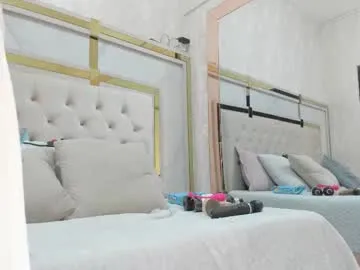 Penelopehot_83 – webcam model profile photo Image 3