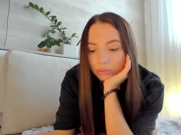 AdritVance – webcam model profile photo Image 12