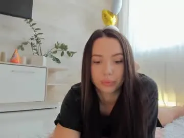 AdritVance – webcam model profile photo Image 3