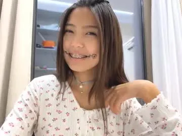 AdritVance – webcam model profile photo Image 5