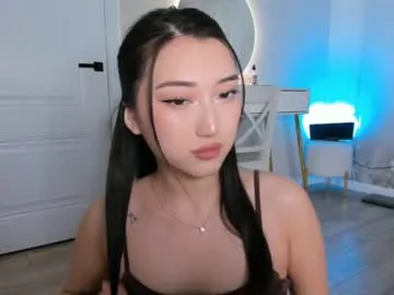 avroramy – webcam model profile photo Image 14