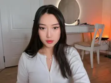 avroramy – webcam model profile photo Image 16