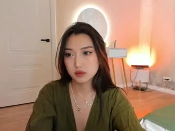 avroramy – webcam model profile photo Image 8