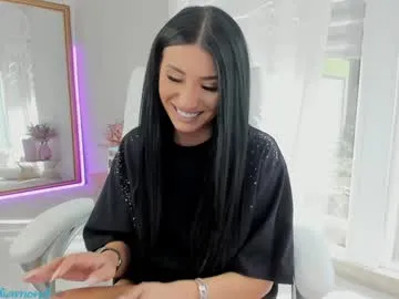 R-bonbon – webcam model profile photo Image 15