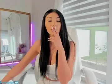 R-bonbon – webcam model profile photo Image 18