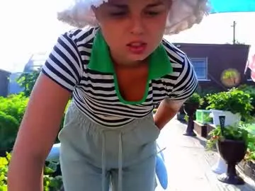 Cute-Simmi69 – webcam model profile photo Image 3