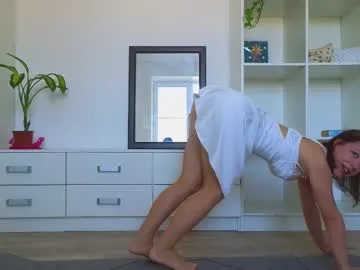 Emy-sexyy – webcam model profile photo Image 4