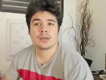 Runarunapi – webcam model profile photo Image 3