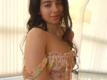 VitoriaCarusso – webcam model profile photo Image 2