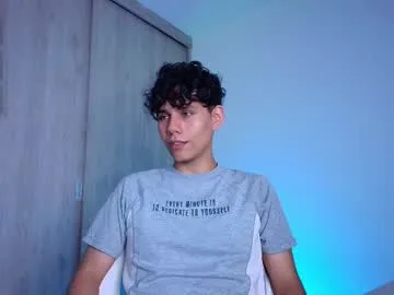 i_n_d_i_c_a – webcam model profile photo Image 8