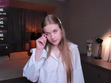 bloomyogi – webcam model profile photo Image 12