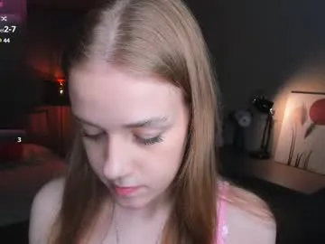 bloomyogi – webcam model profile photo Image 5