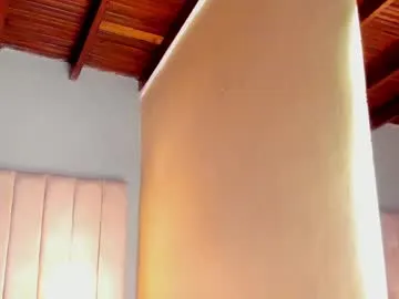 Runarunapi – webcam model profile photo Image 12