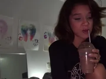 R-bonbon – webcam model profile photo Image 5