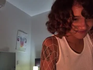 R-bonbon – webcam model profile photo Image 7