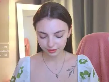 Yuna-ch – webcam model profile photo Image 16