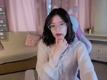 AdritVance – webcam model profile photo Image 15