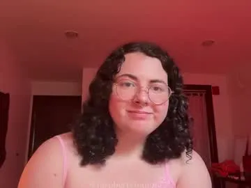 Runarunapi – webcam model profile photo Image 6