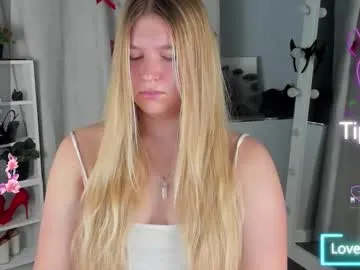 nayomi_34f – webcam model profile photo Image 9