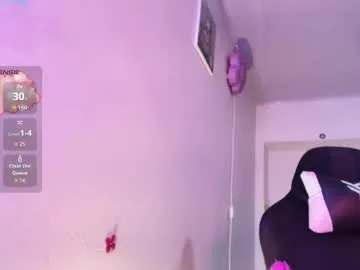 PumaShyXD – webcam model profile photo Image 11