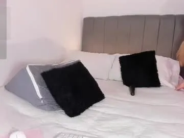 nakedbakers – webcam model profile photo Image 8