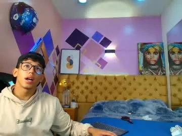 Runarunapi – webcam model profile photo Image 11