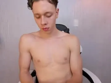 R0422 – webcam model profile photo Image 13