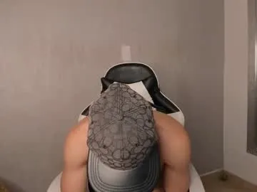 R0422 – webcam model profile photo Image 14