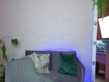 onlykira – webcam model profile photo Image 15