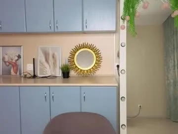 onlykira – webcam model profile photo Image 3