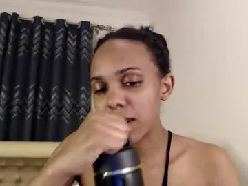 Olivia_11 – webcam model profile photo Image 5