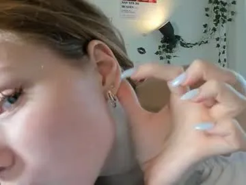 Yaya--728 – webcam model profile photo Image 6