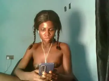 Runarunapi – webcam model profile photo Image 6