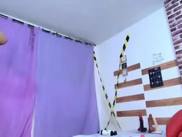 PumaShyXD – webcam model profile photo Image 12