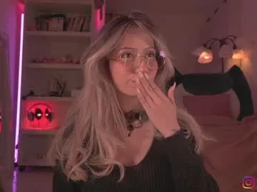 kikidoll – webcam model profile photo Image 11