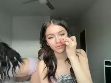 nayomi_34f – webcam model profile photo Image 3